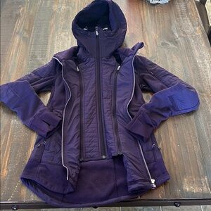 Lululemon fleecy keen jacket size 4 in Eggplant colour